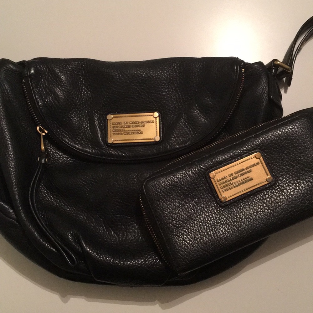 Marc Jacobs purse and wallet set.